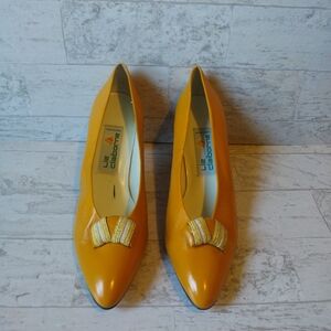 Vintage Liz Claiborne Made In Spain Yellow Leather Pumps Poined Toe Size 9